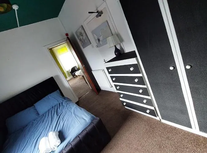 Captivating 1-Bed Apartment In Blackpool